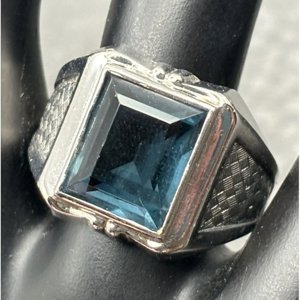 Vintage Men's 18K HGE White Gold Electroplate Blue Glass Signet Ring Size 11.5